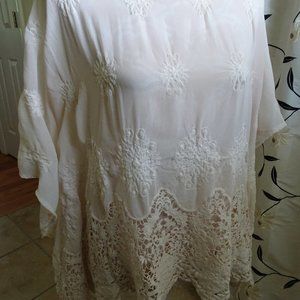 Women's Plus Size M Ivory Semi-Sheer Top/Crochet